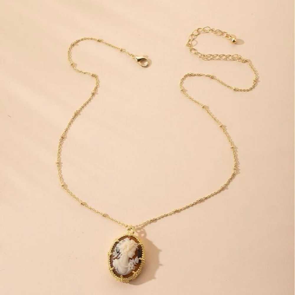 Vintage Victorian style pendant - image 2