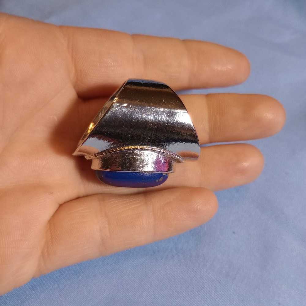 Large silver tone fashion statement ring; size 9.5 - image 2