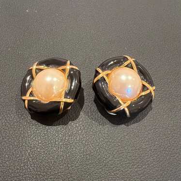 St John Pearl Vintage Clip Earrings - like new