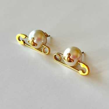 Vivienne westwood pearl earrings - Gem