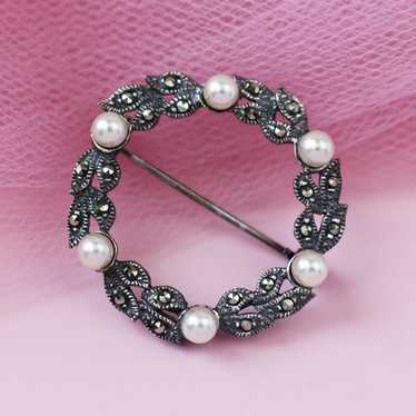 Pearl round brooch, vintage marcasite open circle… - image 1