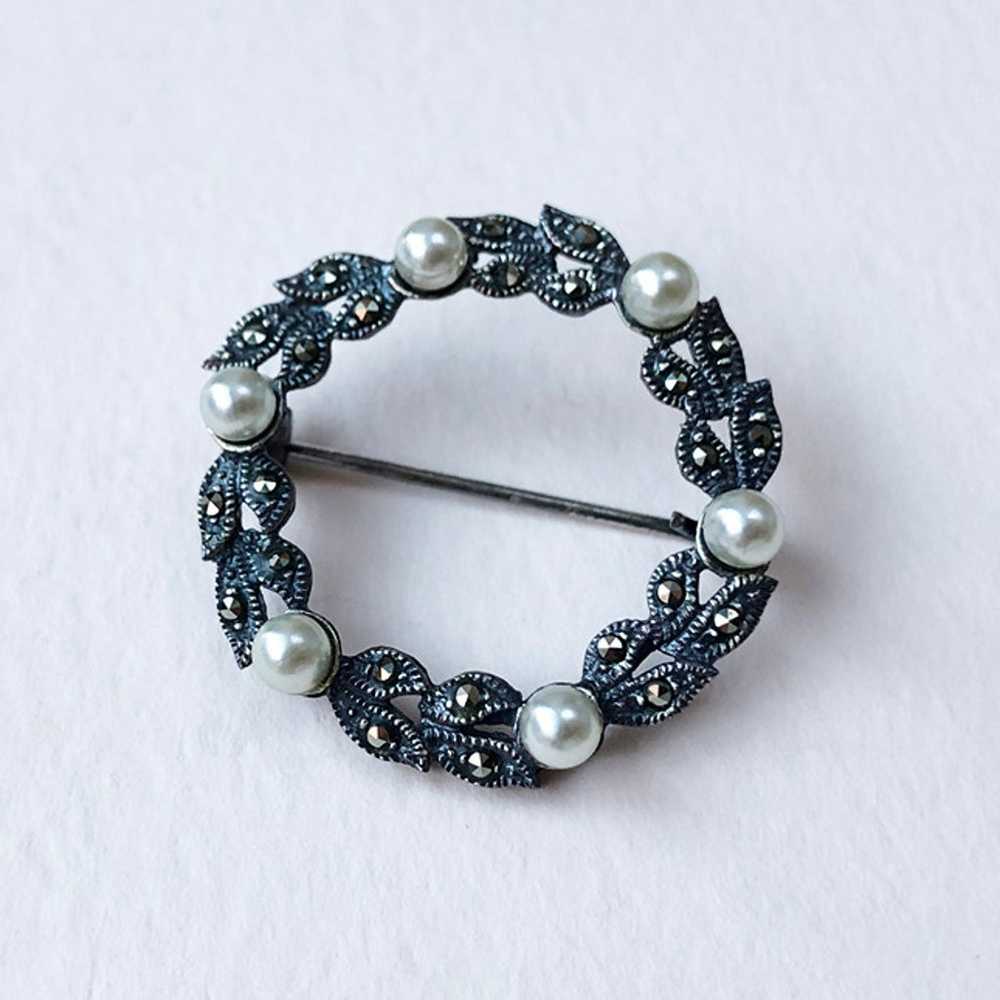 Pearl round brooch, vintage marcasite open circle… - image 2