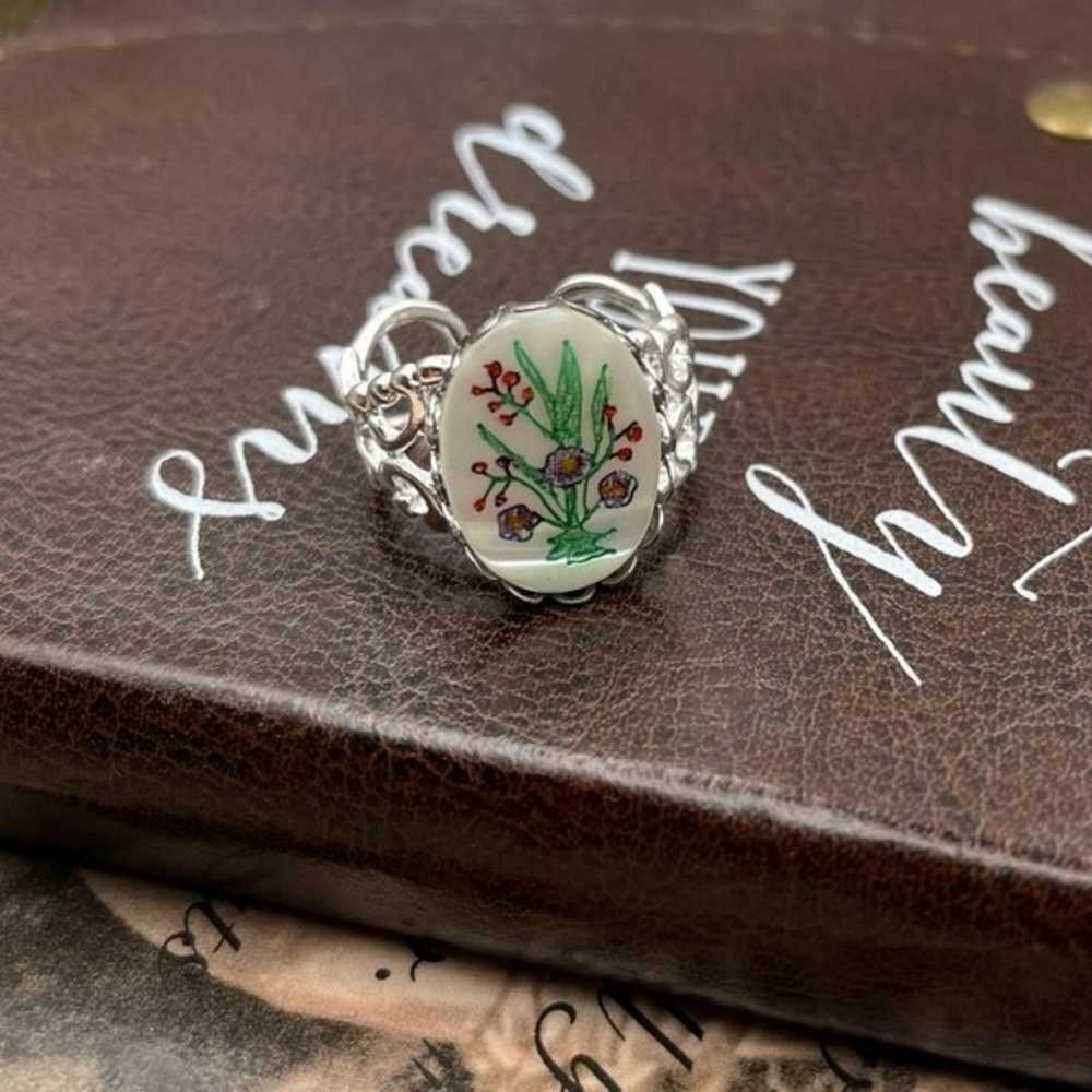 Mother Of Pearl Floral Bouquet Cameo Shell Ring N… - image 12