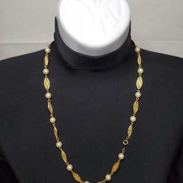 VTG Mid-Century GT Faux Pearl Necklace - image 1