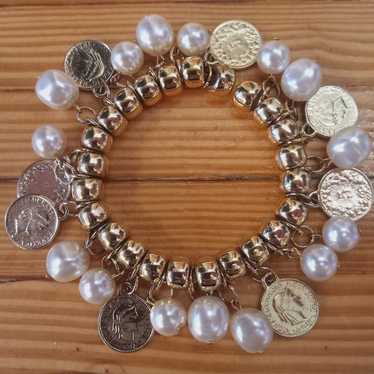 Vintage baroque pearl drop & gold coin charm brac… - image 1