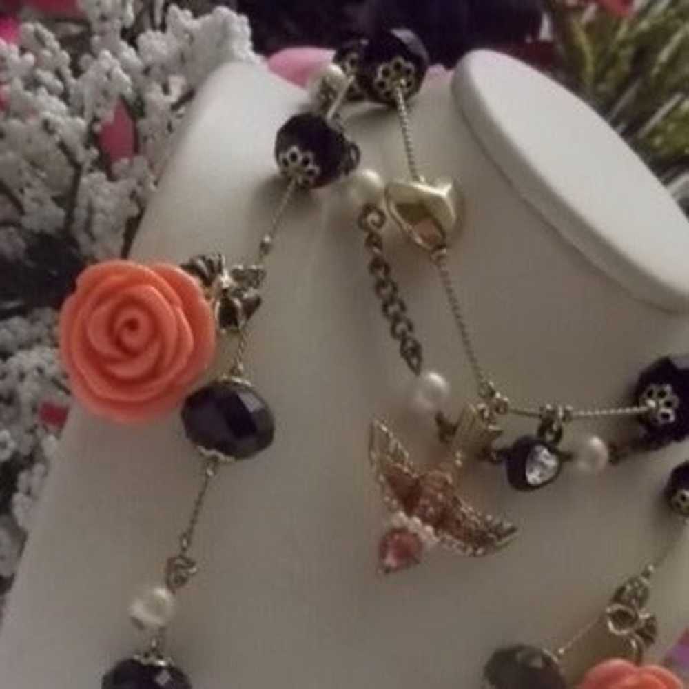 BETSEY JOHNSON RARE ROSE GARDEN NECKLACE - image 2