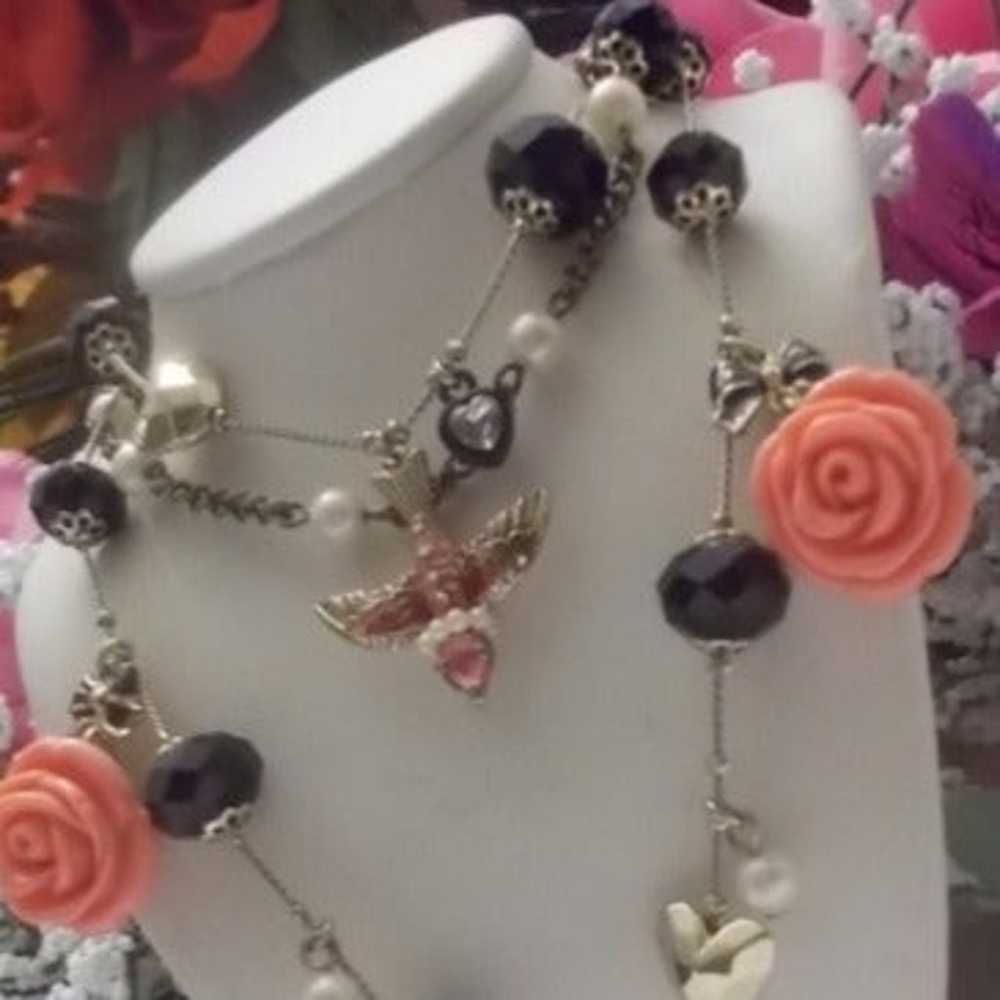 BETSEY JOHNSON RARE ROSE GARDEN NECKLACE - image 3