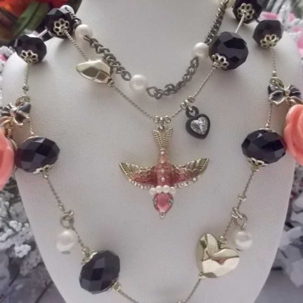 BETSEY JOHNSON RARE ROSE GARDEN NECKLACE - image 5