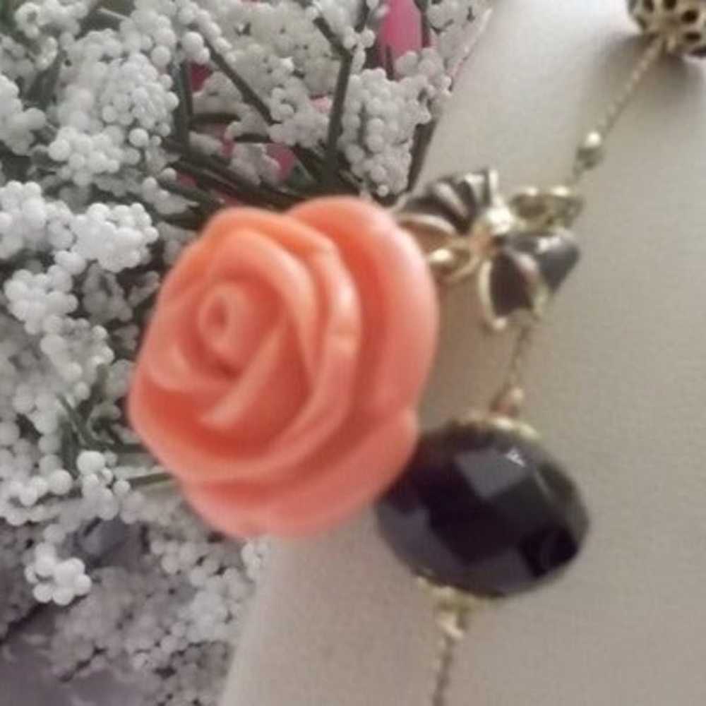 BETSEY JOHNSON RARE ROSE GARDEN NECKLACE - image 7