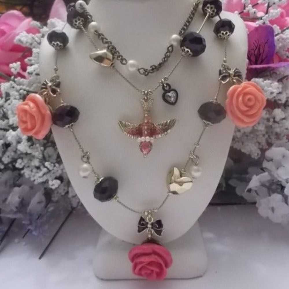 BETSEY JOHNSON RARE ROSE GARDEN NECKLACE - image 8