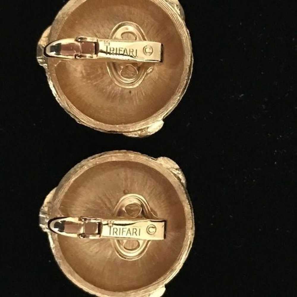 Crown Trifari Basketweave Earrings RARE 1960s - image 8