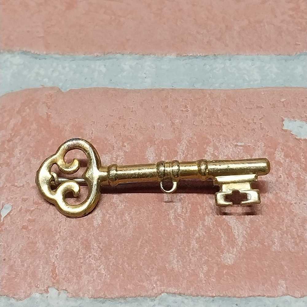 Vintage Skeleton Gothic Key Pin Gold Tone - image 1