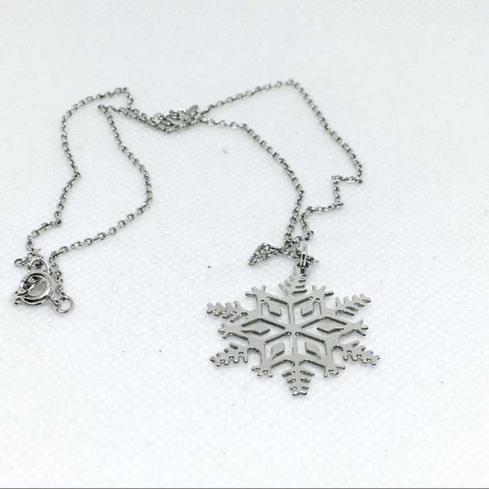 Vintage Avon Silver Snowflake Necklace - image 4