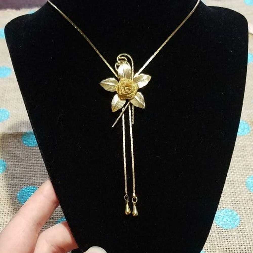 Vintage gold flower lariat necklace - image 1