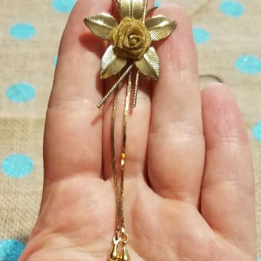 Vintage gold flower lariat necklace - image 3