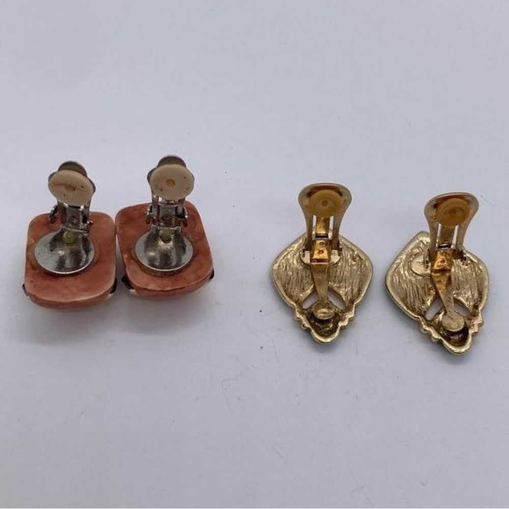 2 Pairs Vintage Clip On Earrings Gold Tone Enamel - image 2