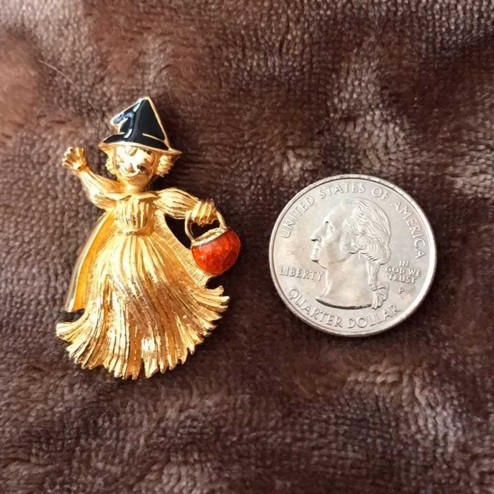 Avon Halloween Scarecrow Witch Pin - image 2