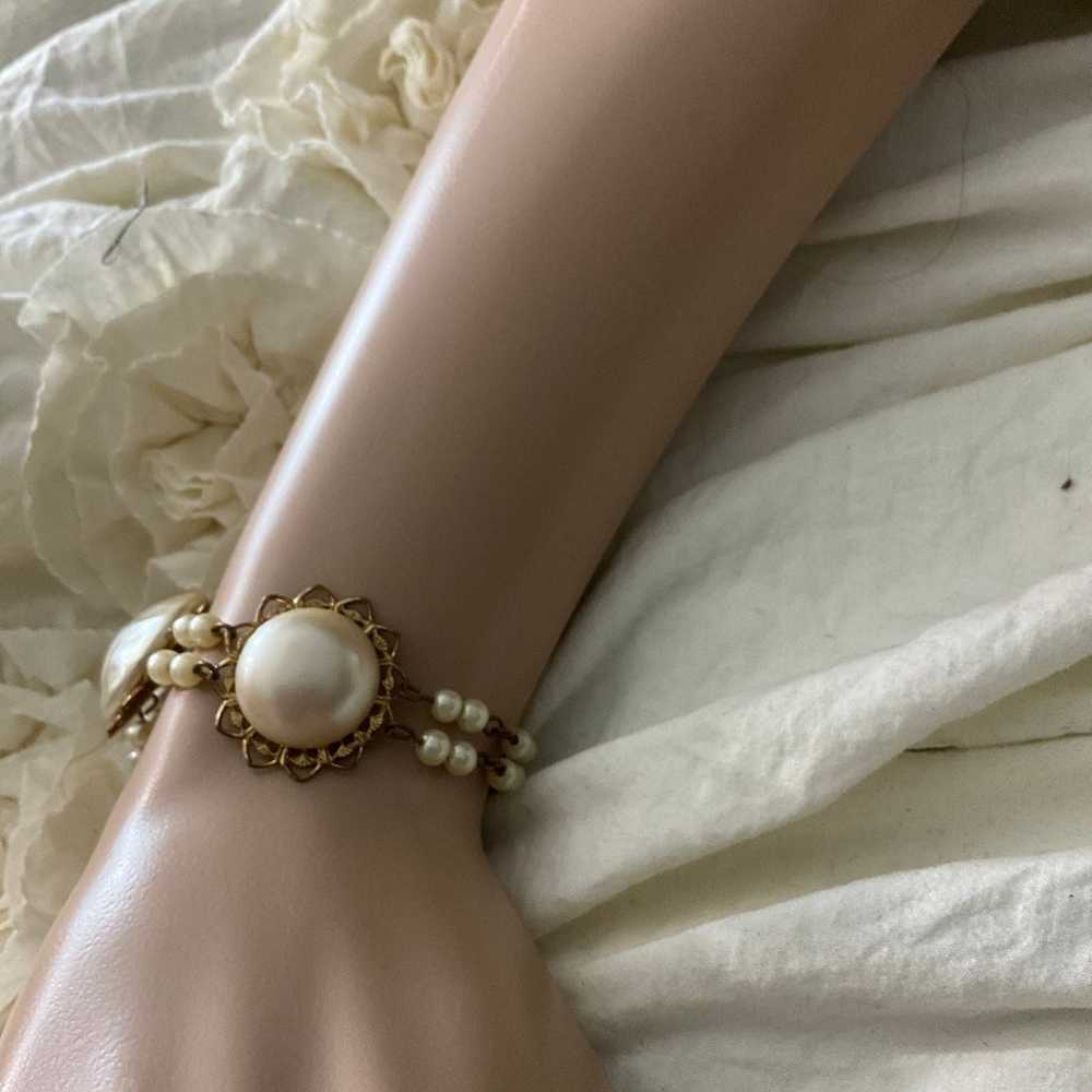 Stunning vintage pearl faux bracelet - image 2