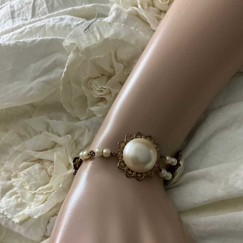 Stunning vintage pearl faux bracelet - image 4