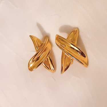 Anne Klein Goldtone Clasp Earrings Vintage - image 1