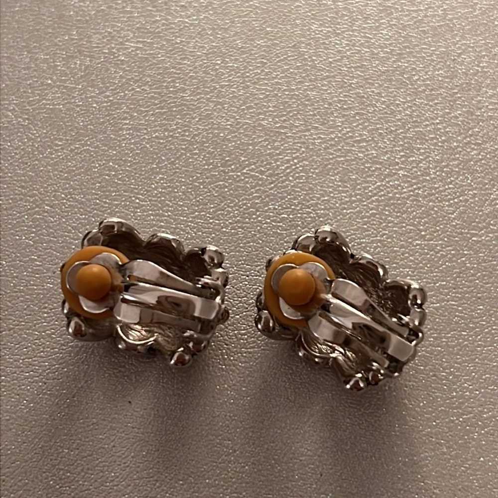 No Brand Silver and Gold Vintage Clip On Earrings - image 2