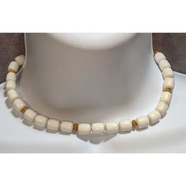 Vintage White And Gold Beaded Necklace. - image 1