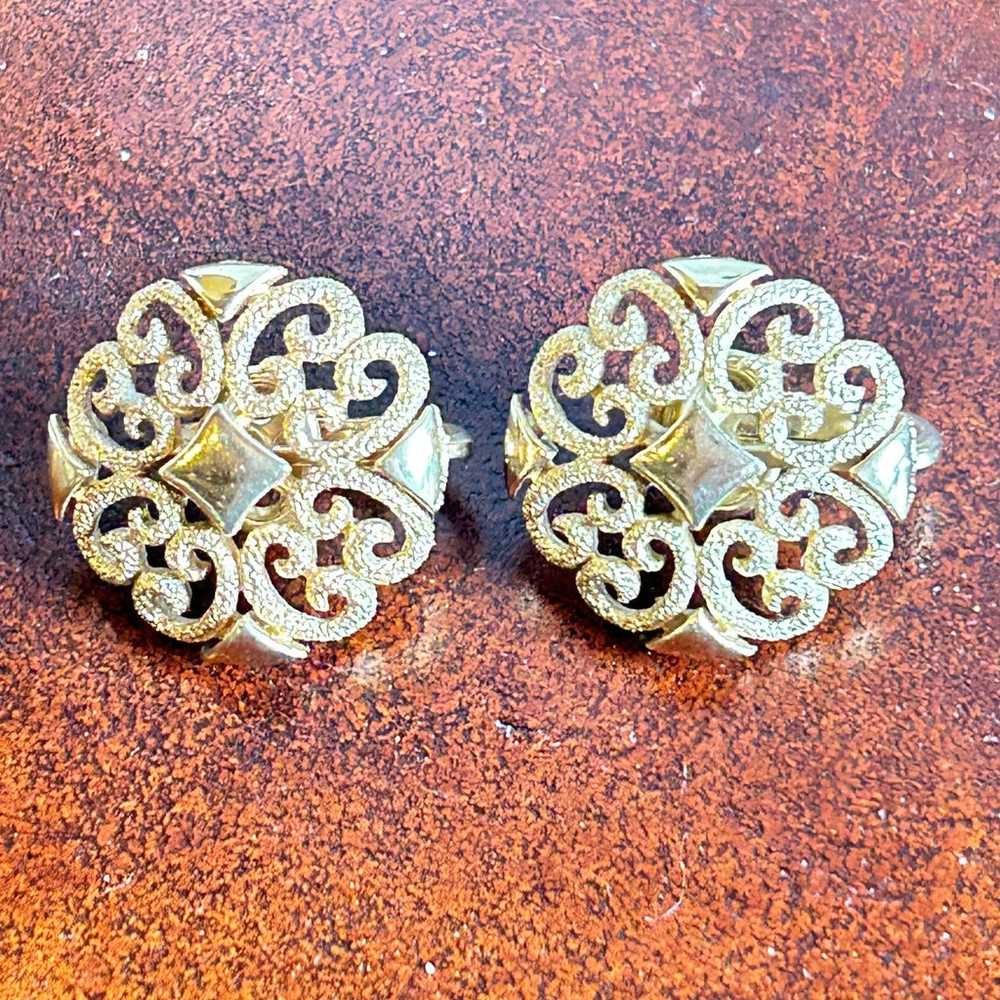 Vintage Avon Precious Pretenders Scrollwork Clip … - image 1