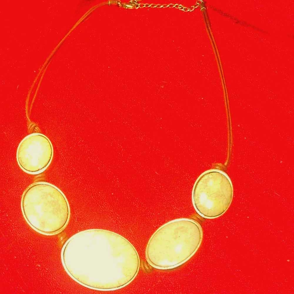 Woman's Vtg. Light Green Necklace~lovely - image 1