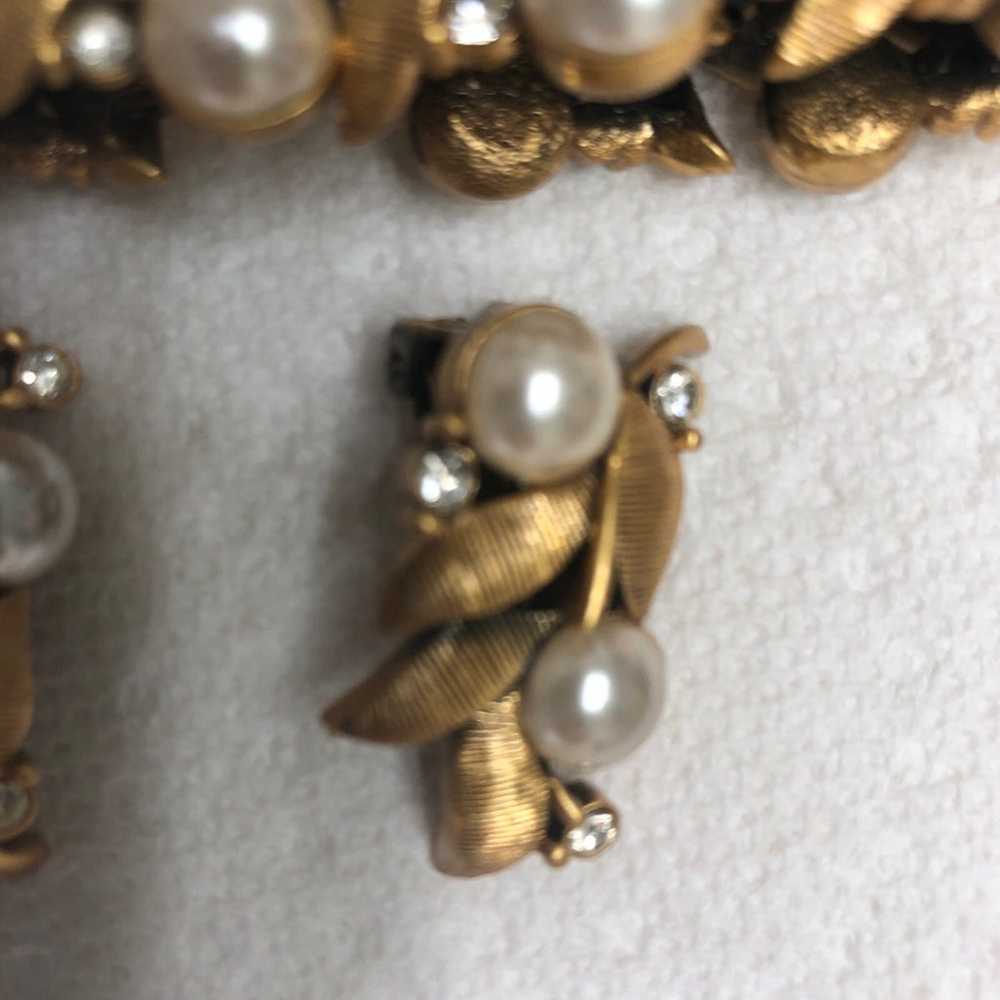 vintage costume jewelry bracelet and earrings - image 11