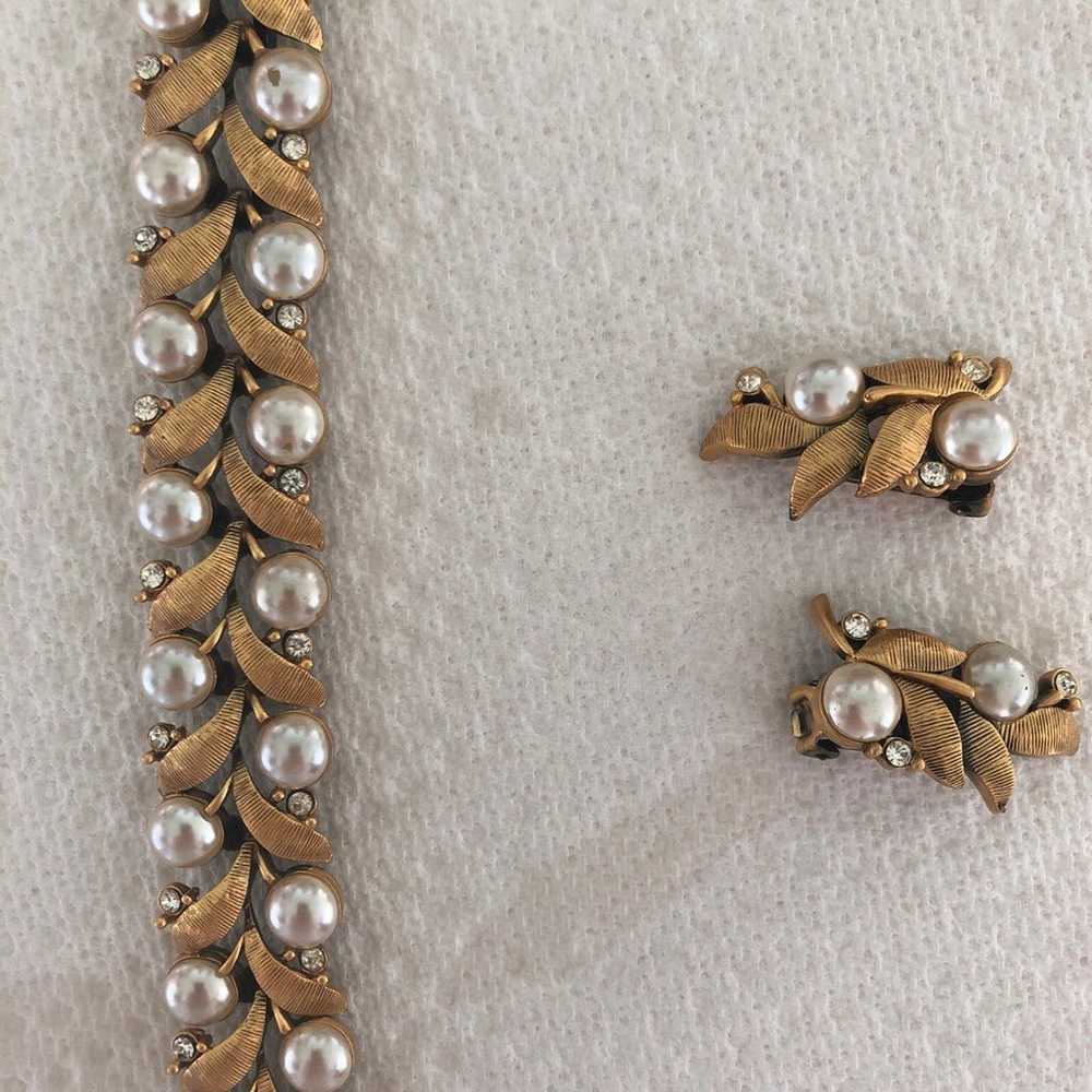 vintage costume jewelry bracelet and earrings - image 5