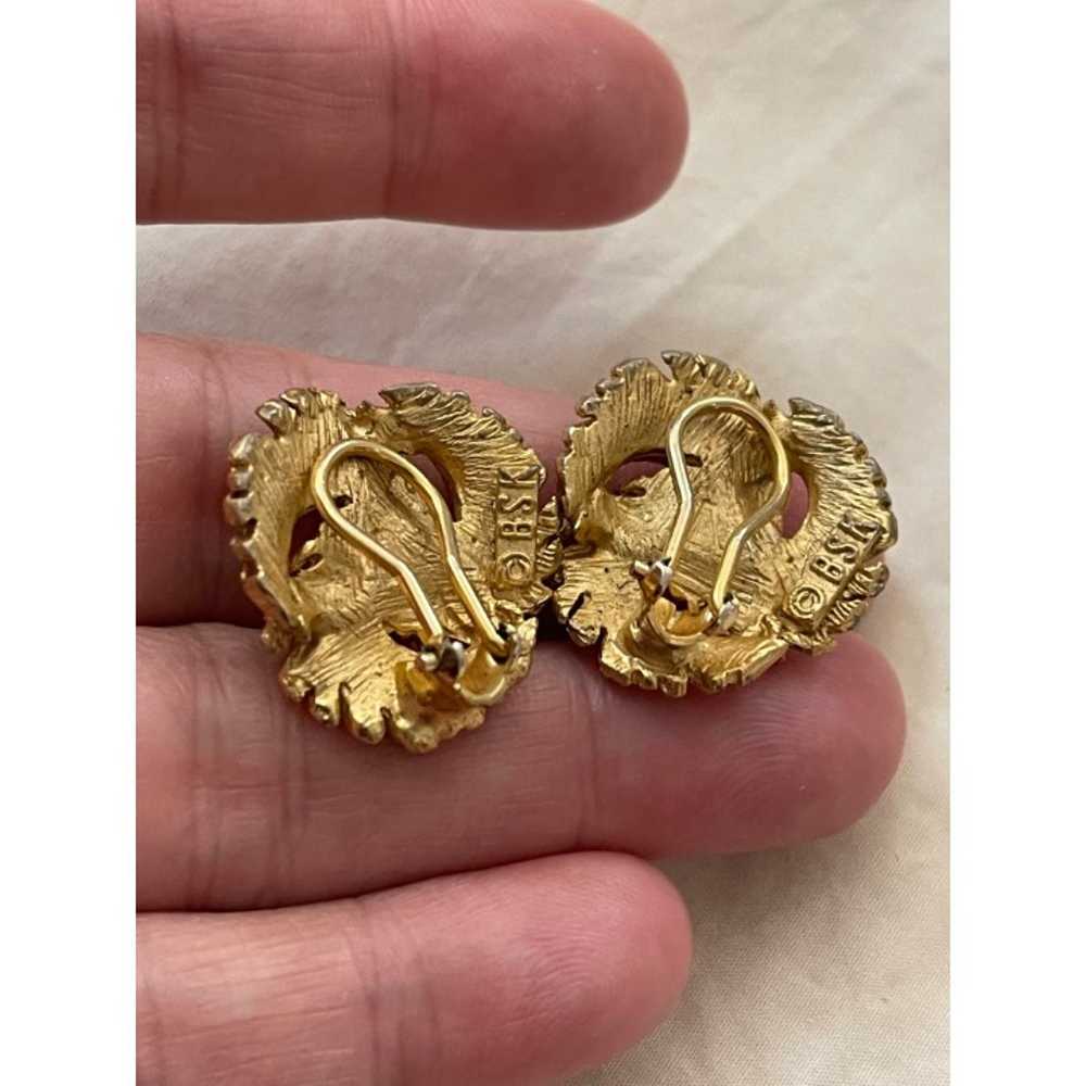 Vintage/Antique Gold Tone Swirl Floral Clip-on Ea… - image 7