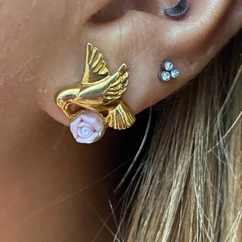 Vintage 1980s Avon hummingbird earrings - image 5