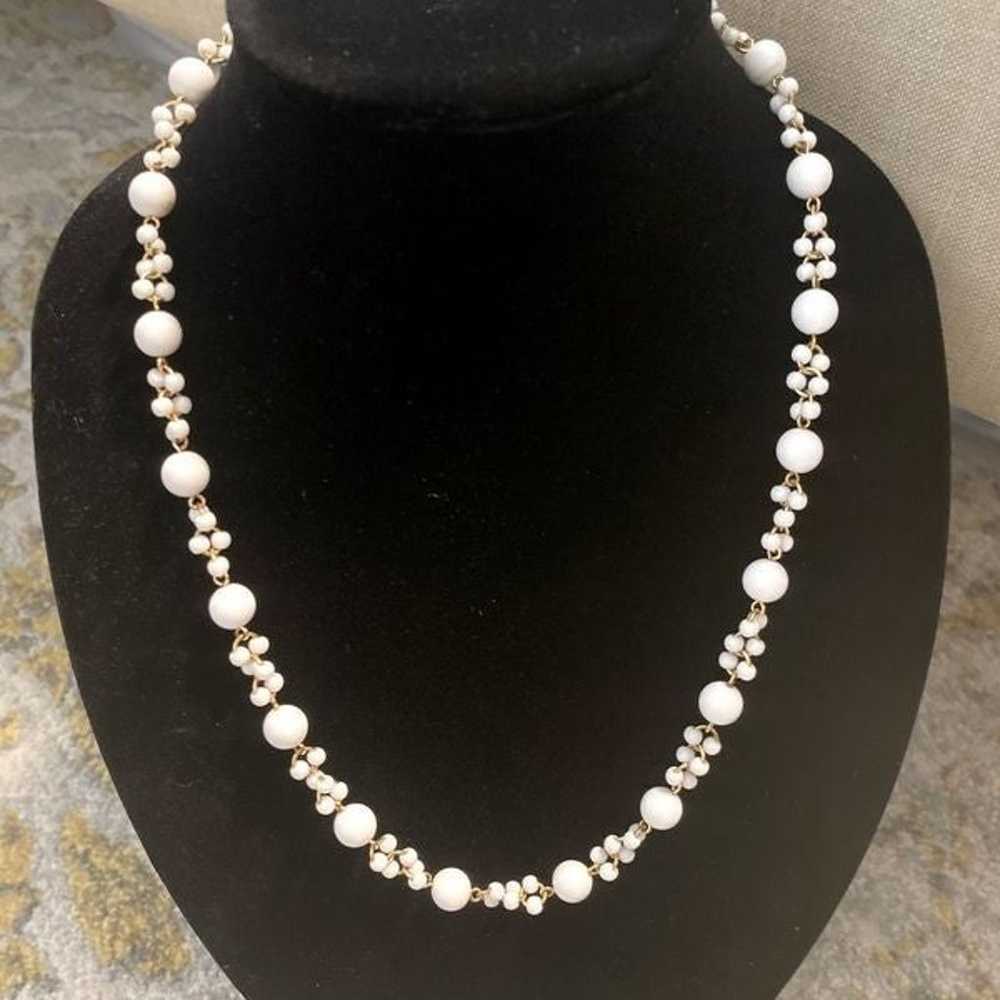 Vintage Trifari White Plastic beads Necklace Gold… - image 4