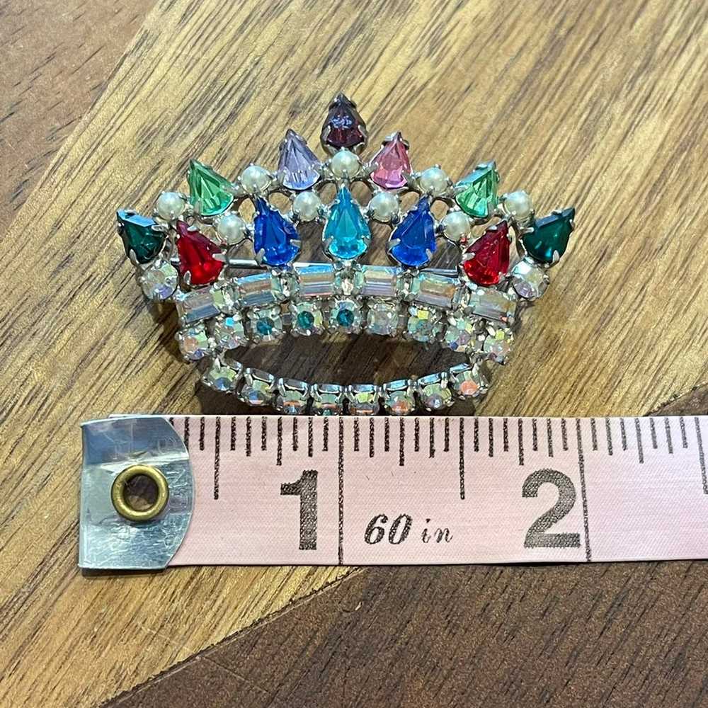 L David Signed Royal Crown Brooch with Colorful A… - image 7