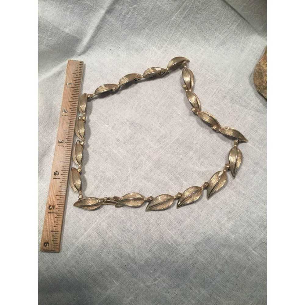 Vintage Gold Tone Metal Leaf Link Collar Necklace - image 2