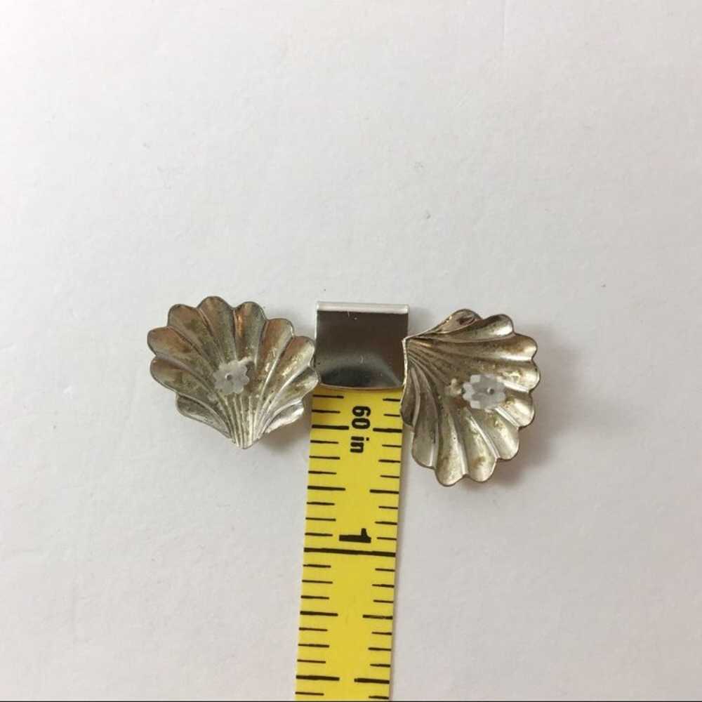 VINTAGE Silver Shell Studs - image 5