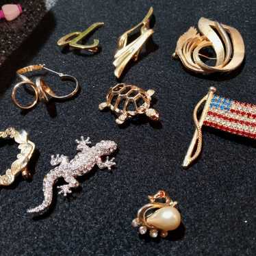 Lot Of Vintage Stamped/signed Brooches - image 1