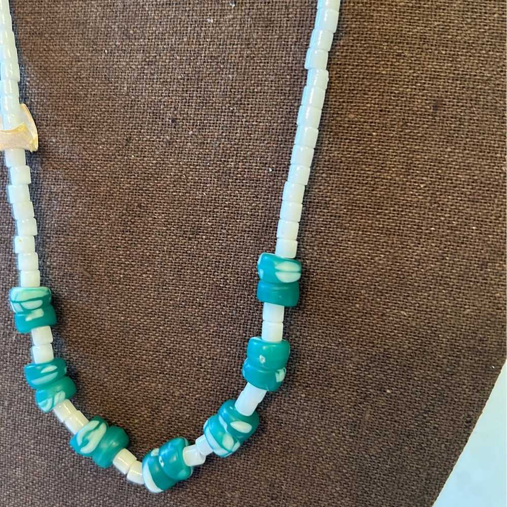 Vintage coral green-white  bead necklace - image 2