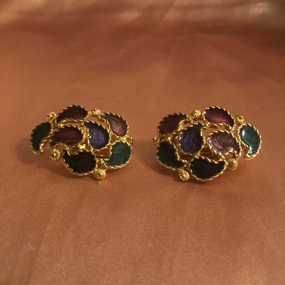 VTG Gold Tone Paisley Clip-on Earrings - image 1