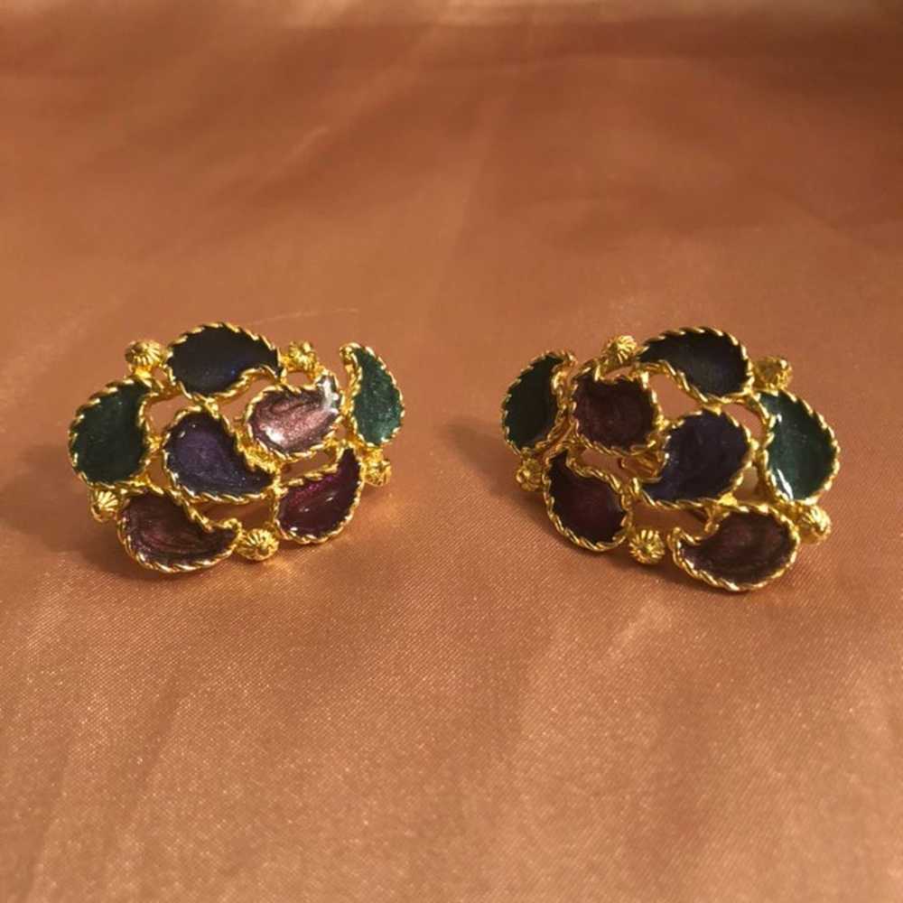 VTG Gold Tone Paisley Clip-on Earrings - image 2