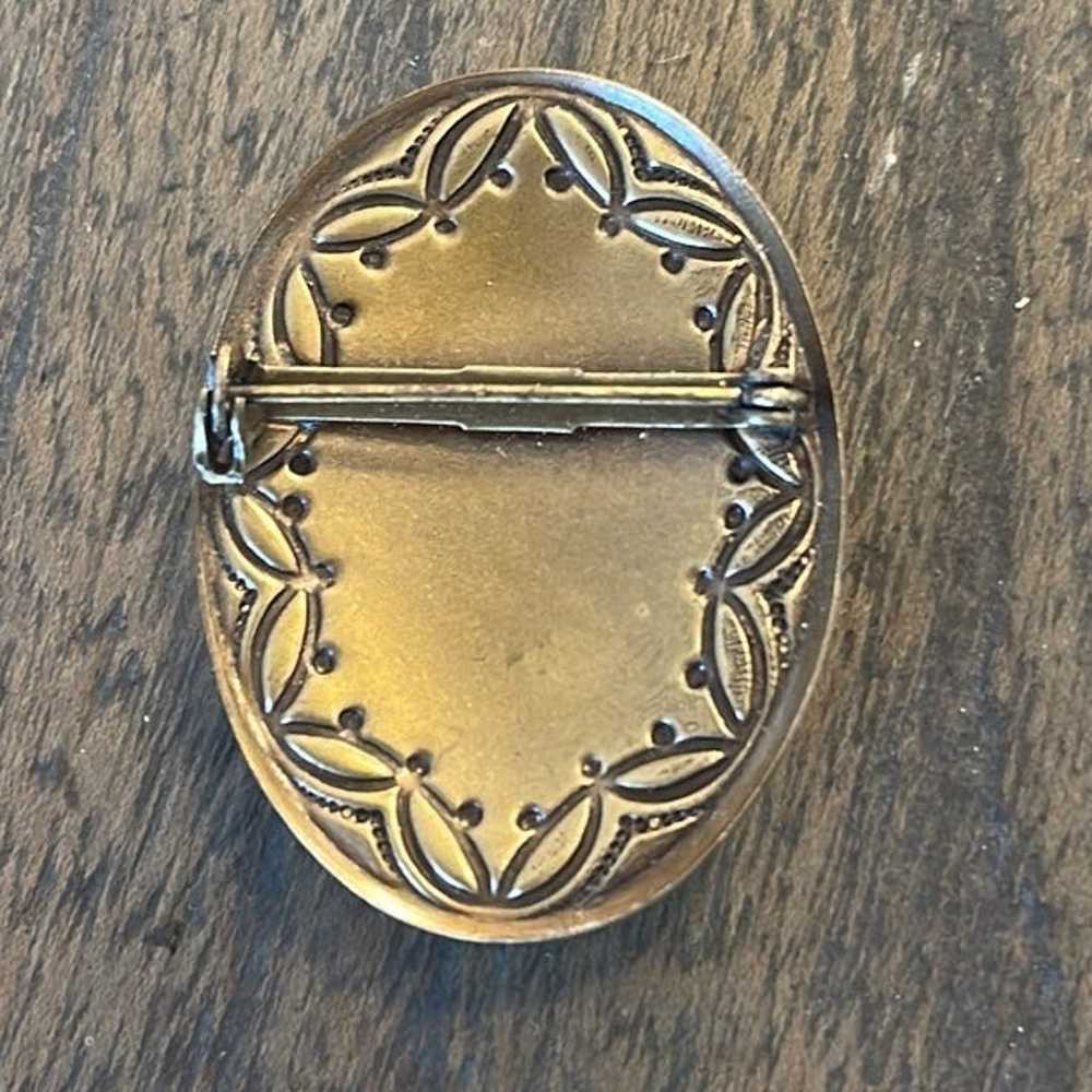 Vintage pin Brass tone cameo - image 3