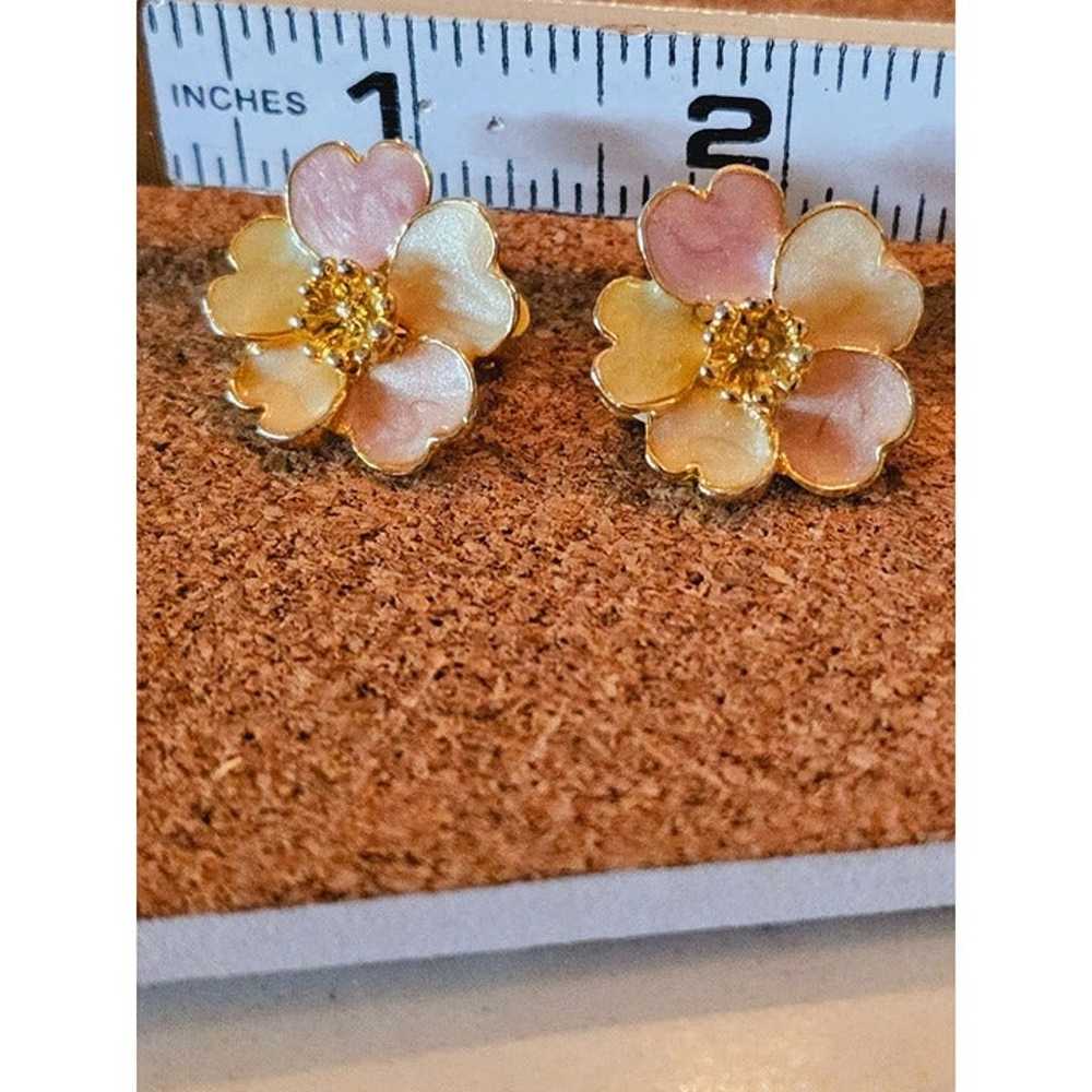 vintage enamel floral earrings clip on gold tone - image 6
