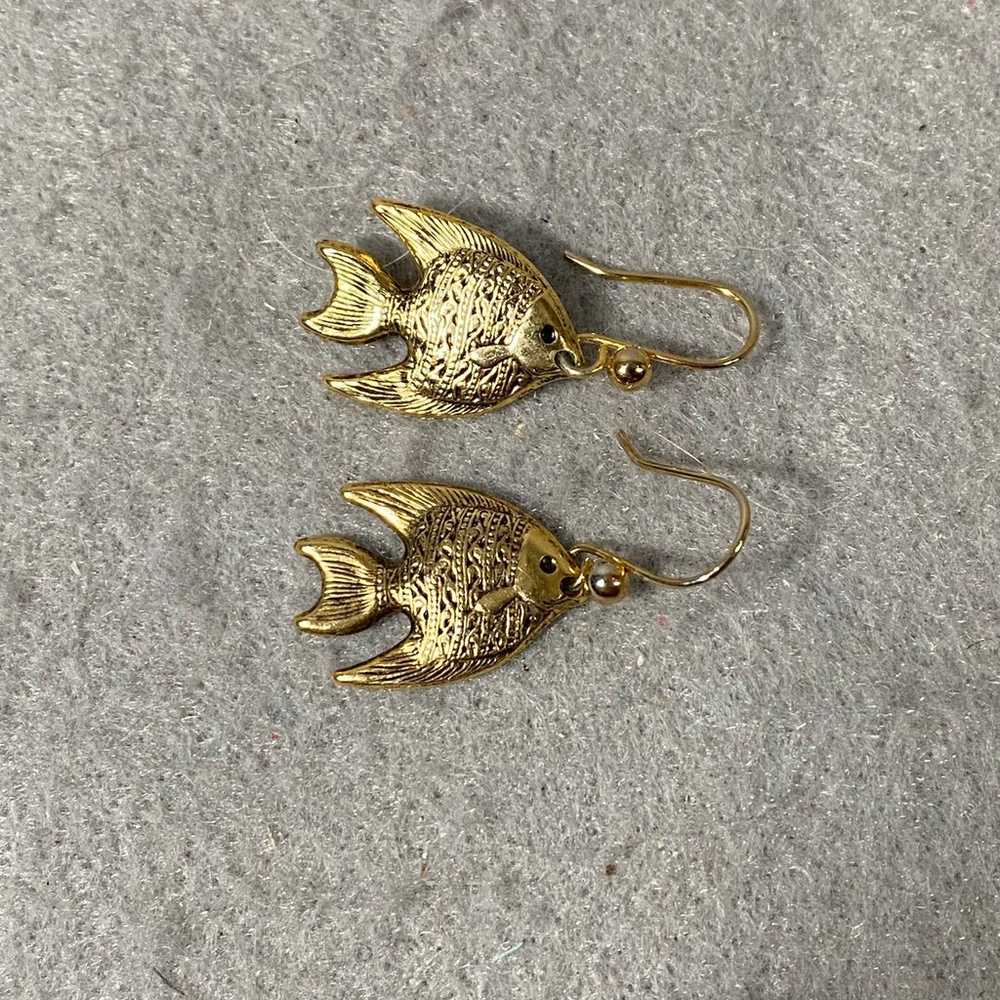 Vintage Gold Tone Metal Fish Animal Dangle Hook E… - image 1