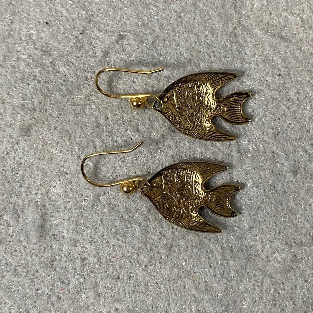 Vintage Gold Tone Metal Fish Animal Dangle Hook E… - image 2