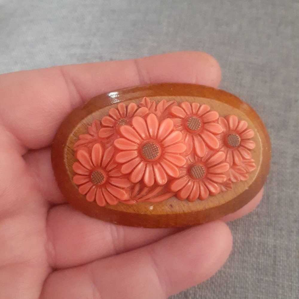 Vintage orange carved flower and wood Brooch/pin - image 4