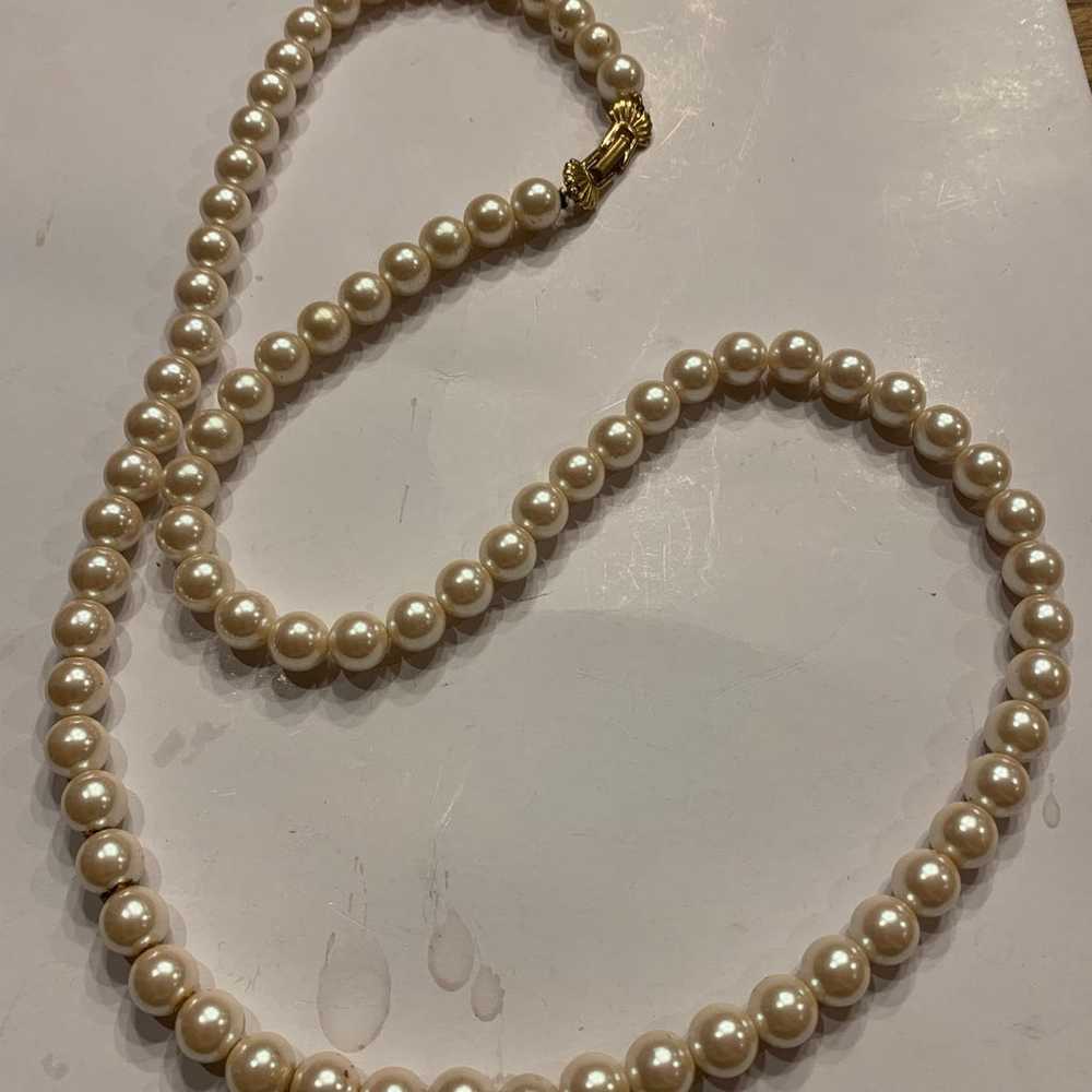 Pearl Necklace gold tone Vintage. - image 3
