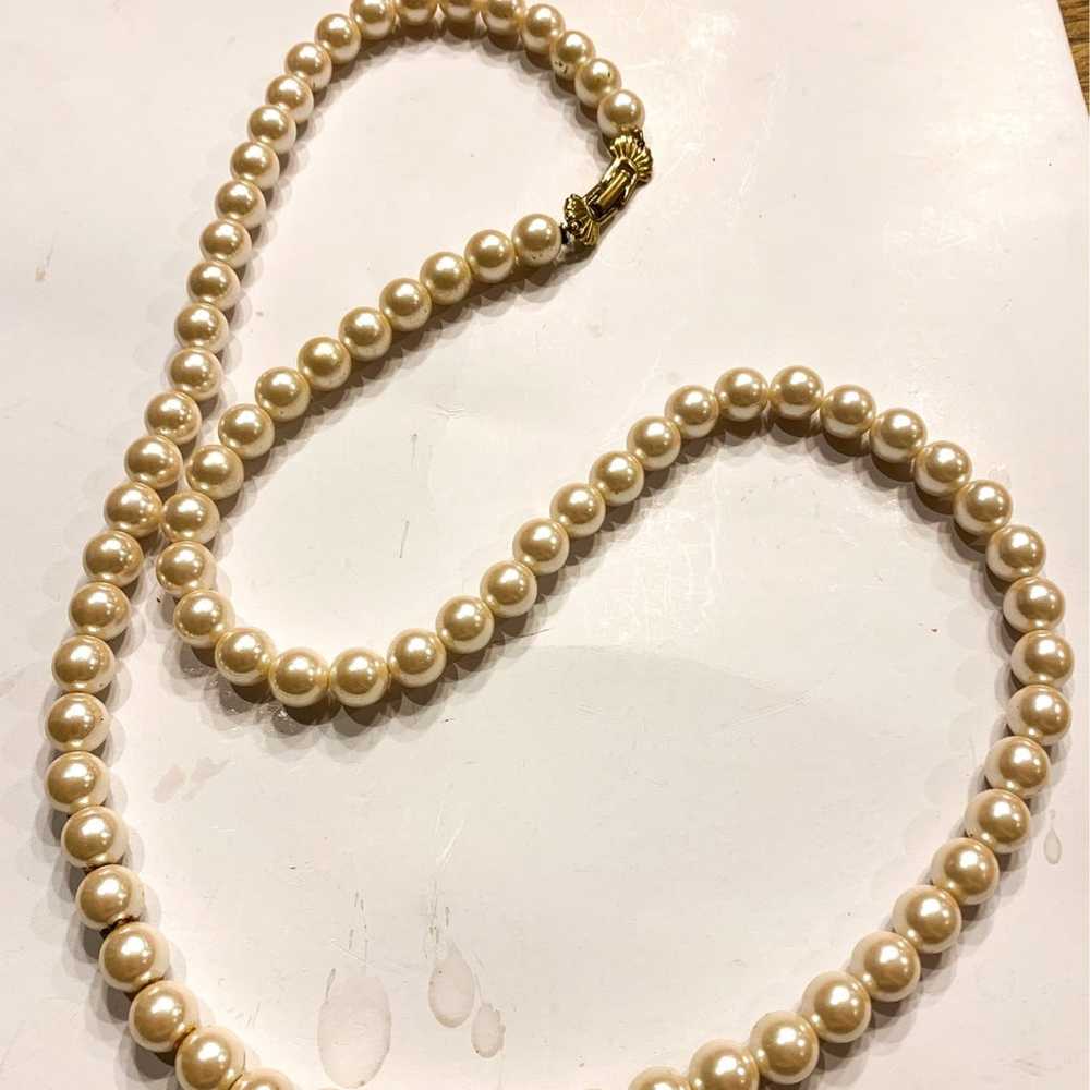 Pearl Necklace gold tone Vintage. - image 5