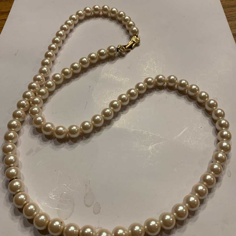 Pearl Necklace gold tone Vintage. - image 7