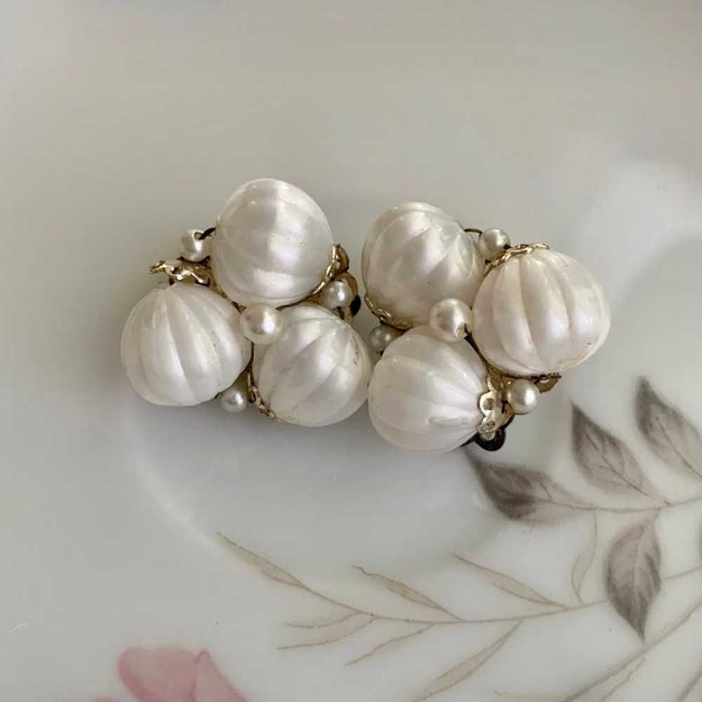 Vintage• PEARL WHITE clip on faux Pearl Goldtone … - image 1