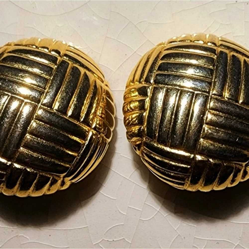 Vintage 1980s Large button size gold weave design… - image 4